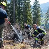 Das Finden, Freilegen und Löschen der Tausenden Glutnester wird noch Tage dauern