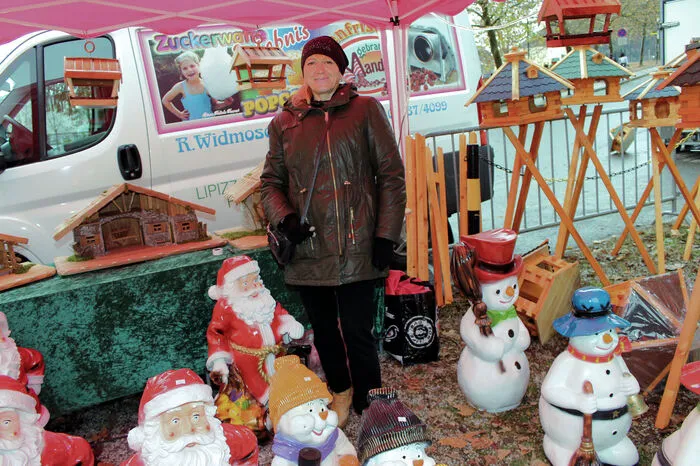 Bürgermeister Helmut Linhart eröffnete offiziell den ersten Adventmarkt in Köflach und bedankte sich bei Rudolf Götzl für die perfekte Vorbereitung und Durchführung der zweitägigen Veranstaltung.