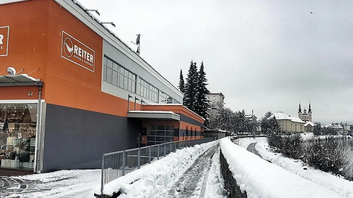 Die "Betten Reiter"-Liegenschaft  in Villach-Perau