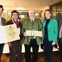 Ehrung für Martin Hebenstreit mit dem Ehrenzeichen in Bronze des Bauernbundes, im Bild:  v.l. Direktor Bernd Brodtrager, Bezirksbäuerin Erika Güttersberger, Martin Hebenstreit, LR Simone Schmiedtbauer und neuer Bezirksobmann Martin Siebenhofer