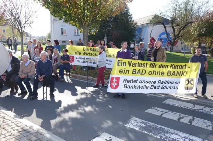 Auf Transparenten standen die Forderungen.
