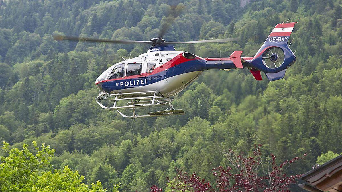 Auch ein Polizeihubschrauber war im Einsatz