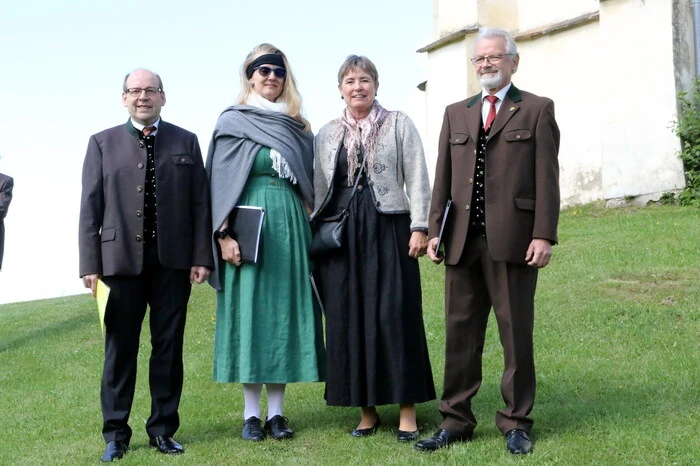 Für die musikalische Umrahmung sorgte das Saualm-Quartett unter der Leitung von Ingrid Bleier (3. von links), welches extra aus der Landeshauptstadt „eingeflogen“ wurde. 