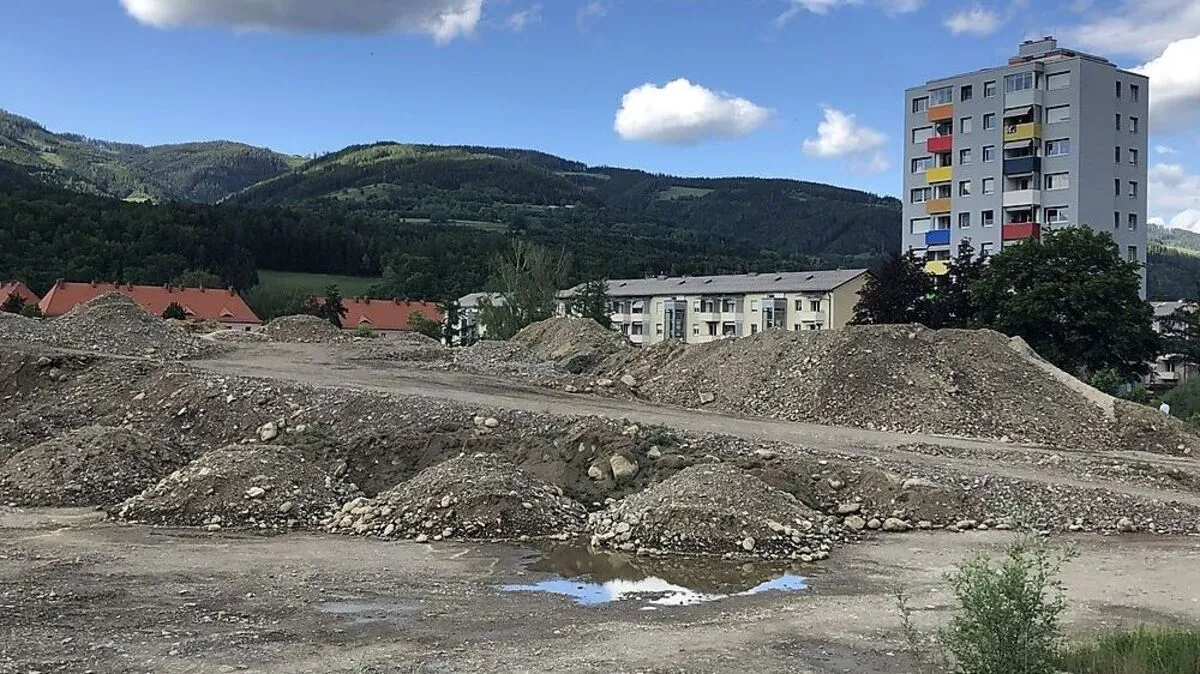 In Leoben-Lerchenfeld wurden große Mengen an Erd- und Schottermaterial abgelagert und aufbereitet