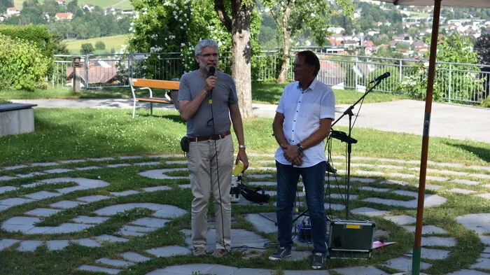 Pfarrer Martin Müller eröffnete das Begegnungscafe.