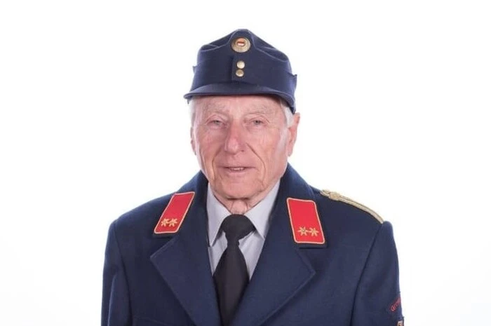 Ebenso der Tod von Horst Pichler, Ehrenkommandant der Feuerwehr in Großkirchheim – er verstarb an seinem 81.