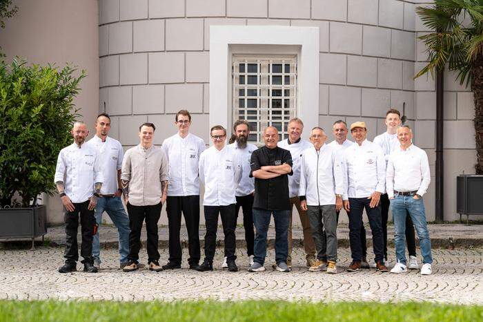 In den Genusspavillons am Hauptplatz wird kulinarische Sommerfrische von Spitzenköchen serviert