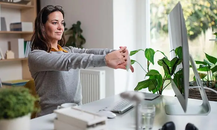Es muss nicht das Business-Outfit sein, aber das Ritual des "ordentlich Anziehens" kann helfen