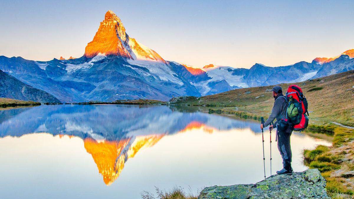 Die beiden sind immer auf der Suche nach beeindruckenden Motiven, wie dem Matterhorn, das sich sonnt