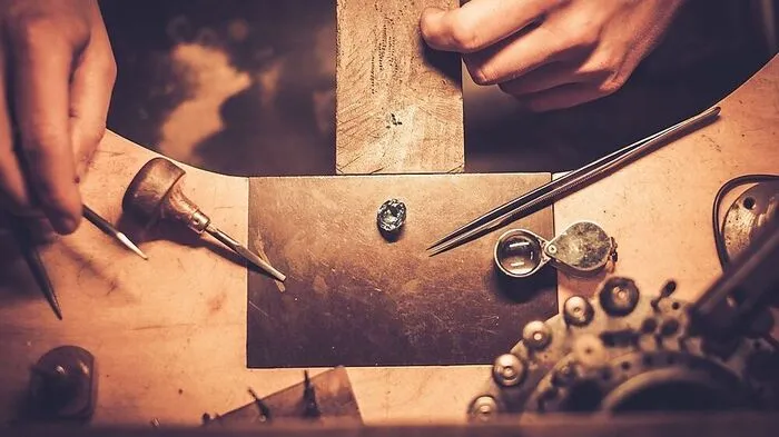 Jahrhunderter alter Ring wurde gestohlen