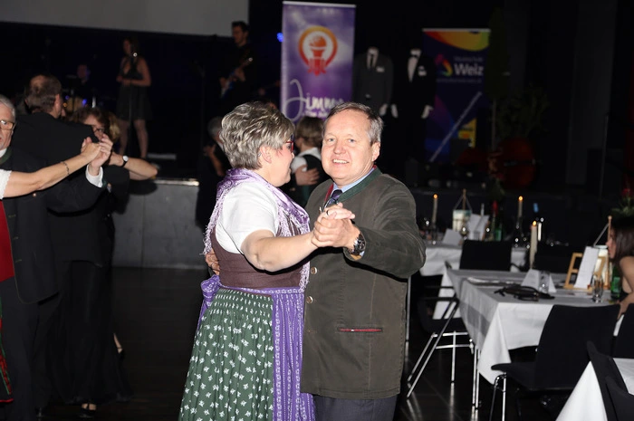 Im Frank Stronach Saal spielte die Show-&amp;Tanzband "Jimmy &amp; The Jukes" zum Tanz auf.