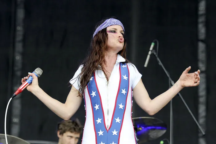 Für zwei Filme ("zum Sterben viel zu jung", "Kalifornia") stand Pitt mit Juliette Lewis gemeinsam vor der Kamera. Vier Jahre lang waren die beiden auch ein Paar.