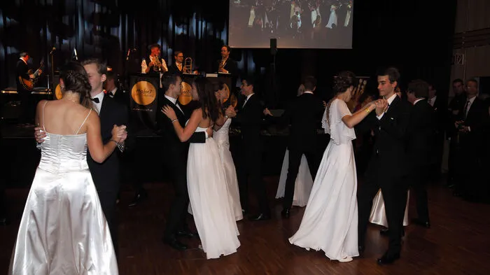 Die "Stars" sind heute längst aus dem "Spotlight". Unter dem Motto "The Stars Are Leaving The Spotlight" luden die Maturanten des Klagenfurter Europagymnasiums am Samstag in Velden im Casineum zum Maturaball.