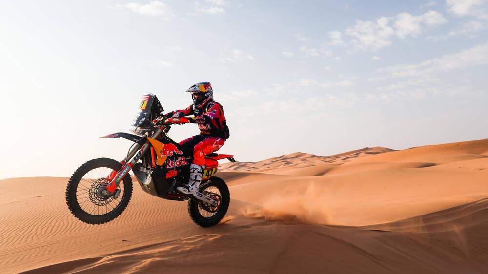 Seriensieger KTM düst derzeit durch die saudische Wüste
