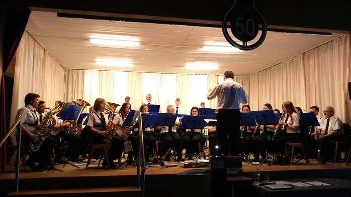 Das 50-jährige Jubiläumswunschkonzert der Knappenkapelle Hohentauern wurde vor Kurzem von Kapellmeister Günther Jetz geleitet.