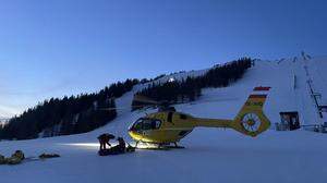 Der Rettungshelikopter Christophorus 17 musste zwei verletzte Personen bergen