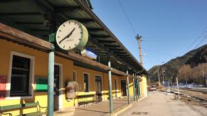 Am Admonter Bahnhof soll ab 2025 auch unter der Woche zumindest wieder ein Zug halten