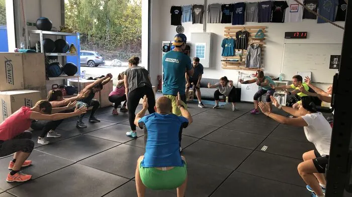 Jörg und Nicole Mitter motivieren, fiebern und trainieren mit der ganzen Gruppe mit. Sie betreiben selbst seit sechs Jahren Crossfit in Graz und wollen ihre Begeisterung und Motivation weitergeben.