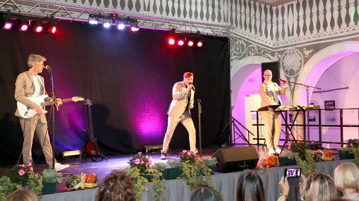 Auf seiner Österreich-Tour machte am Wochenende das allseits bekannte Schlagertrio „Silberherz“ (Edmund Wallensteiner, Tommy Leitner, Arnd Herröder - von links) auch in der Herzogstadt Station.