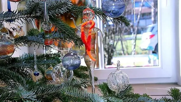 Das Kainacher Künstlerpaar Renate und Fritz Prehal lädt auch heuer wieder zum traditionellen „Gläsernen Advent“ in das Werkhaus nach Kainach. 