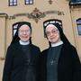 Schwester Oberin Maria Andrea Reiterer und Schwester Angelina Gölles verlassen Feldkirchen 