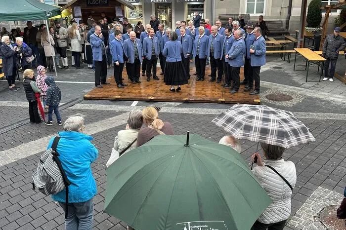 Hartgesottene Gäste ließen sich aber auch am Sonntag nicht vom Regen und niedrigen Temperaturen abhalten.