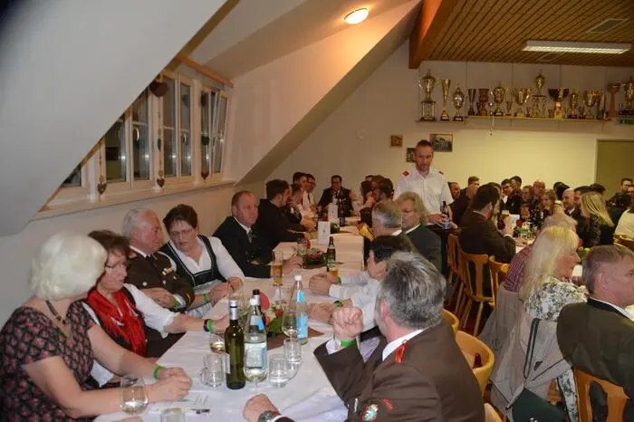 Kommandant Werner Berger freute sich wieder hunderte Besucherinnen und Besucher begrüßen zu dürfen, darunter Ehrengäste wie Fischbachs Bürgermeisterin und Landtagsabgeordnete Silvia Karelly.