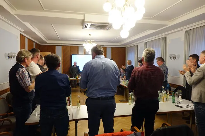 Zu Pregartners Abschied gab es Standing Ovations seitens des Gemeinderats.