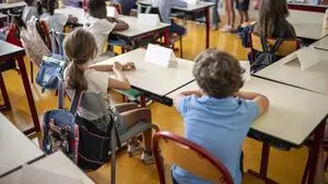 Illustration inside a classroom during the start a new school year at the primary school, in Bourg La Reine, south of Paris, on September 2, 2024.Photo by Eliot Blondet/ABACAPRESS.COM 
Schule, Schulkinder, Kinder, Klasse, Schulklasse