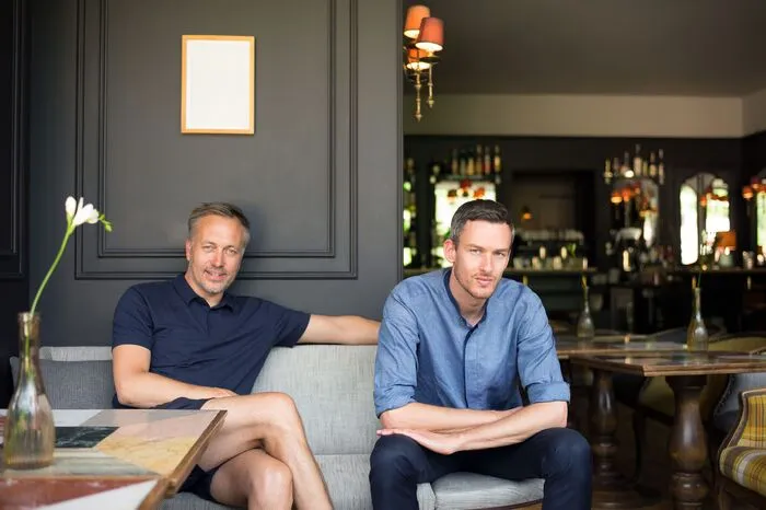Olaf Krohne aus Hamburg kehrte in den Ferienort seiner Kindheit zurück, um 2009 das Regina zum Boutiquehotel zu machen, indem er das schöne Alte freilegte und mit neuer Patina versah.