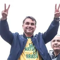 Flavio Bolsonaro triumphiert