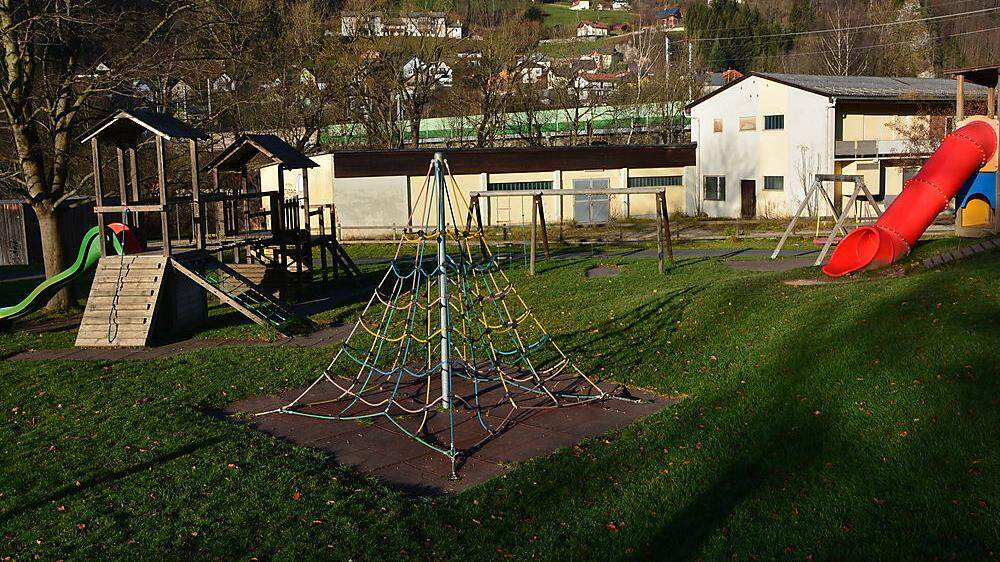 Die FPÖ fordert die Sanierung dieses Spielplatzes 