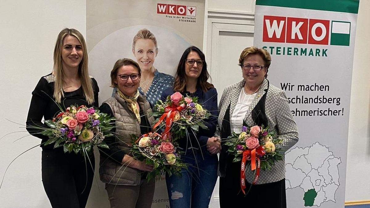 Das neu gewählte Bezirksteam FiW Deutschlandsberg (v.l.n.r.): Die Stellvertreterinnen Beatrice Kopin-Großschedl und Edith  Breckner mit der neu gewählten Bezirksvorsitzenden Jennifer Kribernegg, die von  Andrea Krauß den Bezirksvorsitz übernimmt.