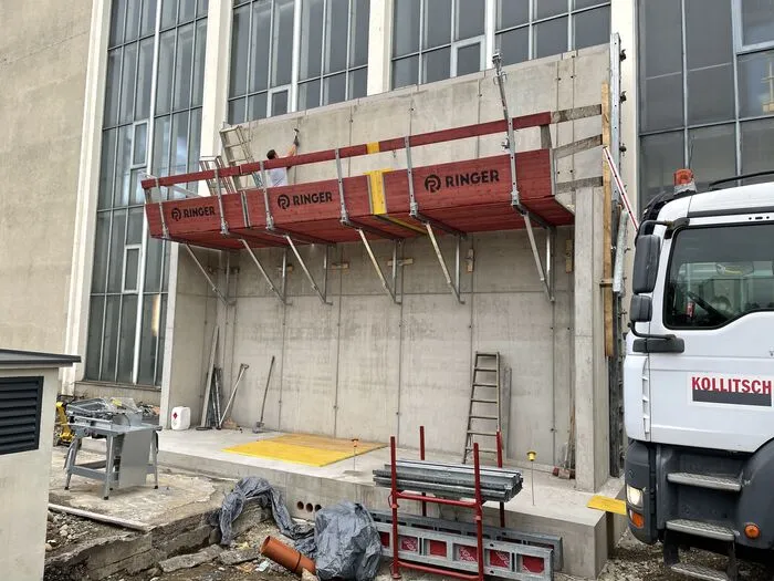 Hier wird der Tesla-Megapack der Firma Piadeno am Freitag platziert werden