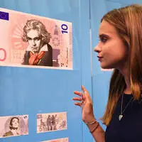 Die EZB hat zehn Entwürfe für die geplante neue Banknotenserie präsentiert