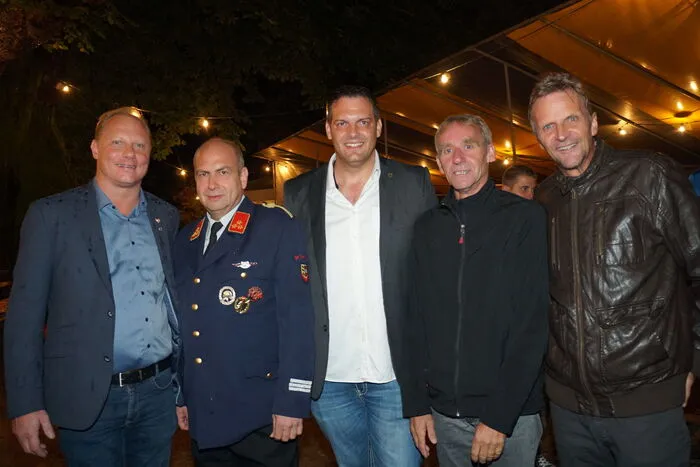 Kommandant Markus Lappas mit Vertretern der Stadtgemeinde.