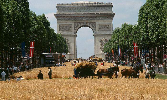 Manchmal wird auf der  Champs-Élysées sogar Erntedank gefeiert