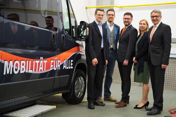 Die Entwicklung fand gemeinsam mit dem „Innolab Graz“ statt. An der Umsetzung beteiligt waren auch Experten aus dem Behinderten- und Mobilitätsbereich.
