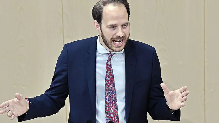Niki Scherak, Vize-Klubchef der Neos, fordert ein modernes „Informationsfreiheitsgesetz" 