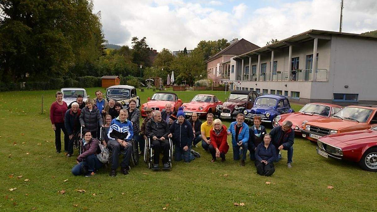 Gruppenbild mit Jung und Alt bei der Lebenshilfe in Leoben-Donawitz