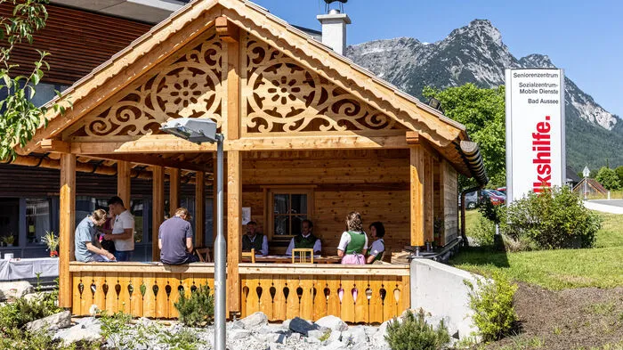 Im Seniorenzentrum Bad Aussee wurde für die Bewohner eine kleine, authentische, barrierefreie Almhütte errichtet.