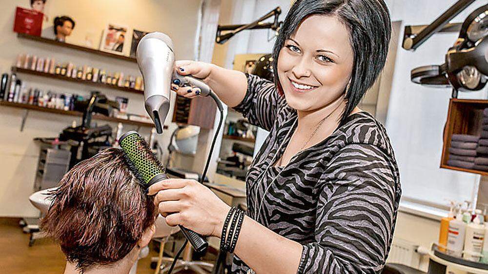Mit flotten Haarschnitten und neuen Haarfarben verhilft Jessica Presslauer den Kunden zu mehr Selbstwertgefühl 