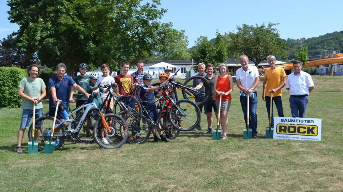Spatenstich für die neue Pumptrack-Anlage in  Mettersdorf am Saßbach