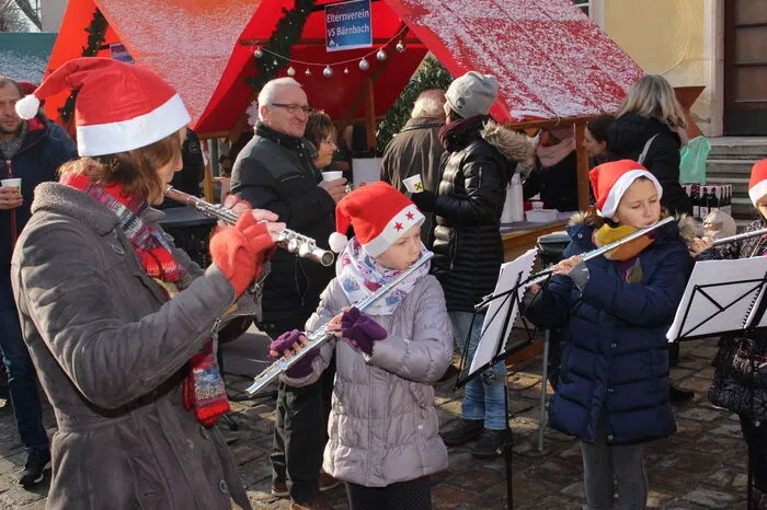 Musikalisch sorgten Schüler der Musikschule Bärnbach und das Bläserensemble der Bergkapelle Oberdorf für weihnachtliche Klänge.