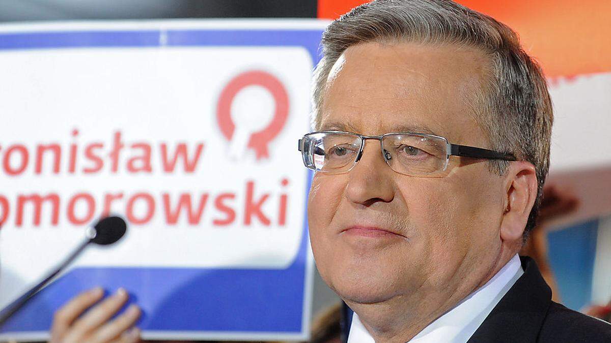 Komorowski kommt auf 32,2, Herausforderer Duda auf 34,8 Prozent 