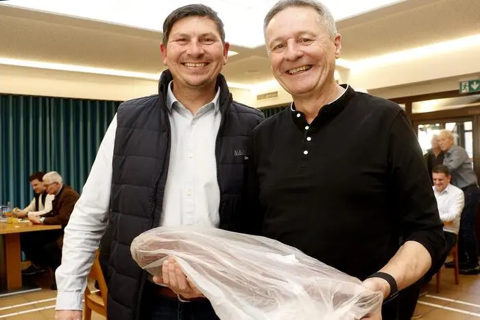 Obendrein gab es bei einem Schätzspiel noch schöne Preise, darunter Geschenkkörbe mit regionalen Köstlichkeiten zu gewinnen.