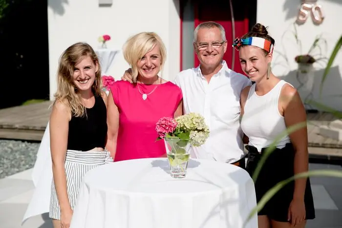 Gregorič mit Ehefrau Lydia und Töchtern Sara und Mira