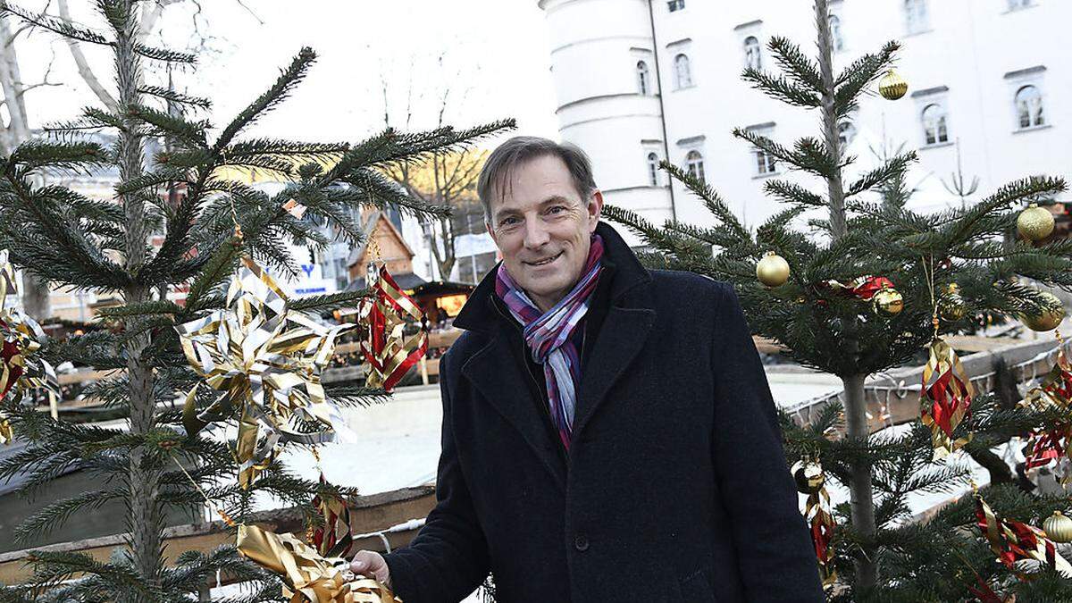 Michael Peitler auf Heimaturlaub in Spittal, wo er die Adventstimmung genießt