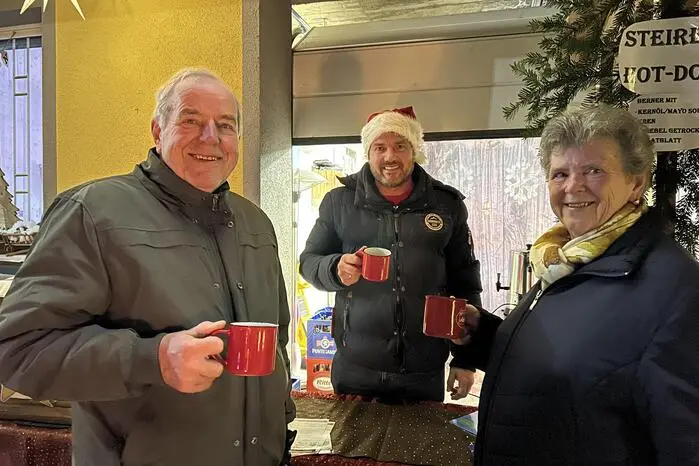 Unter dem Motto „Advent‘ln verwandelt sich das Bergdorf Jahr für Jahr am vierten Adventwochenende in einen großen Weihnachtsmarkt.