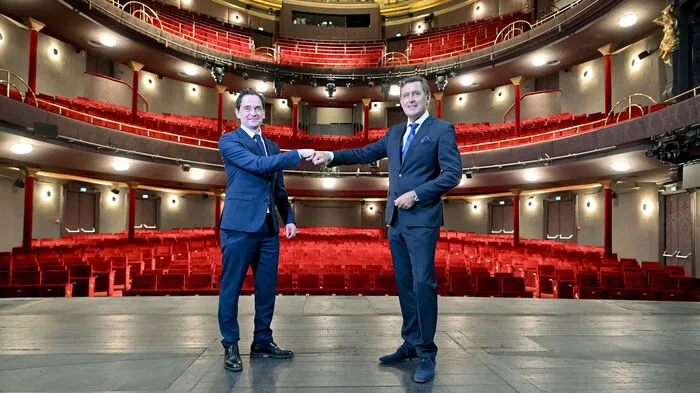 Finanzstadtrat Peter Hanke (rechts) und Wien-Holding Geschäftsführer Kurt Gollowitzer.